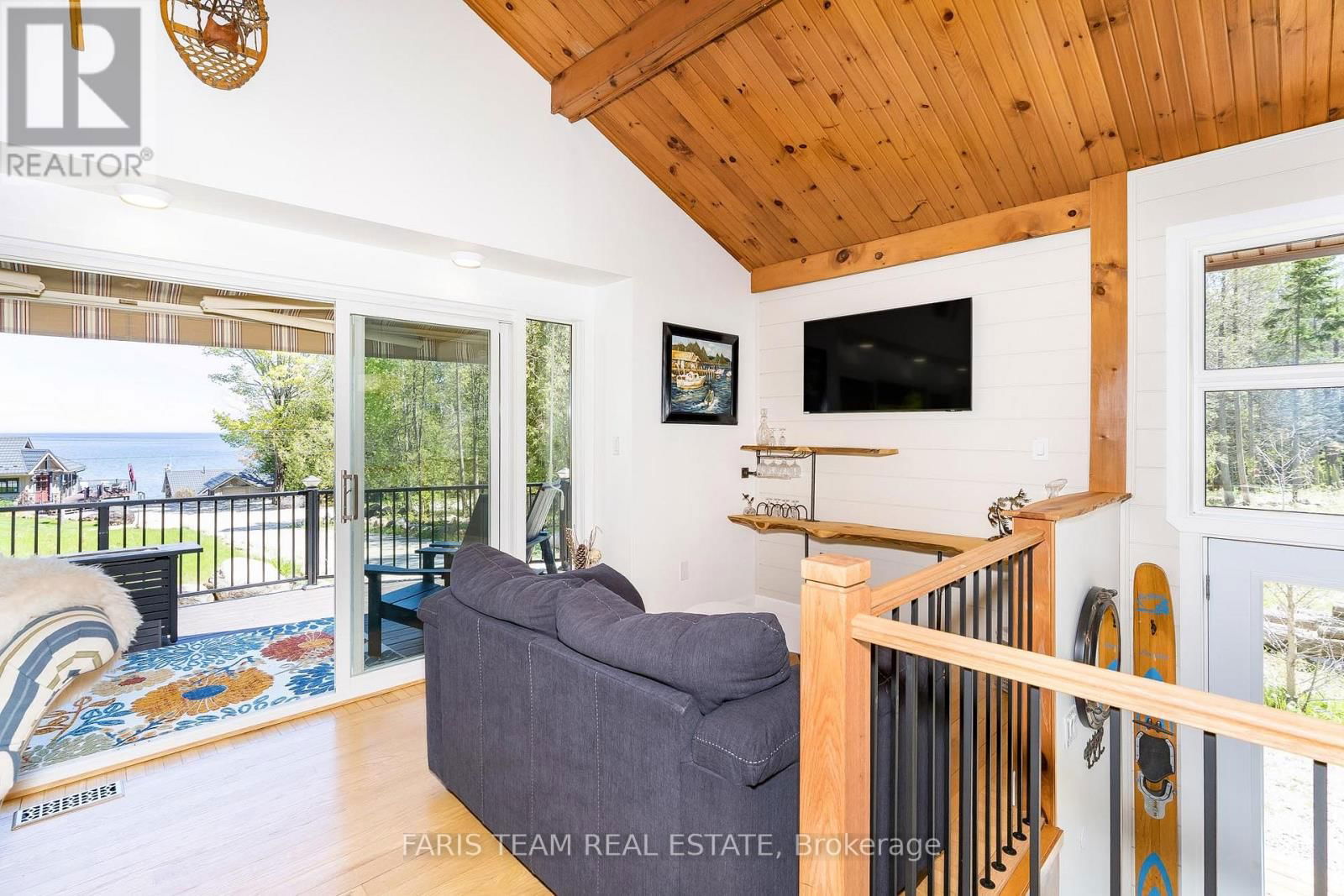 328 CEDAR AVENUE Image 13