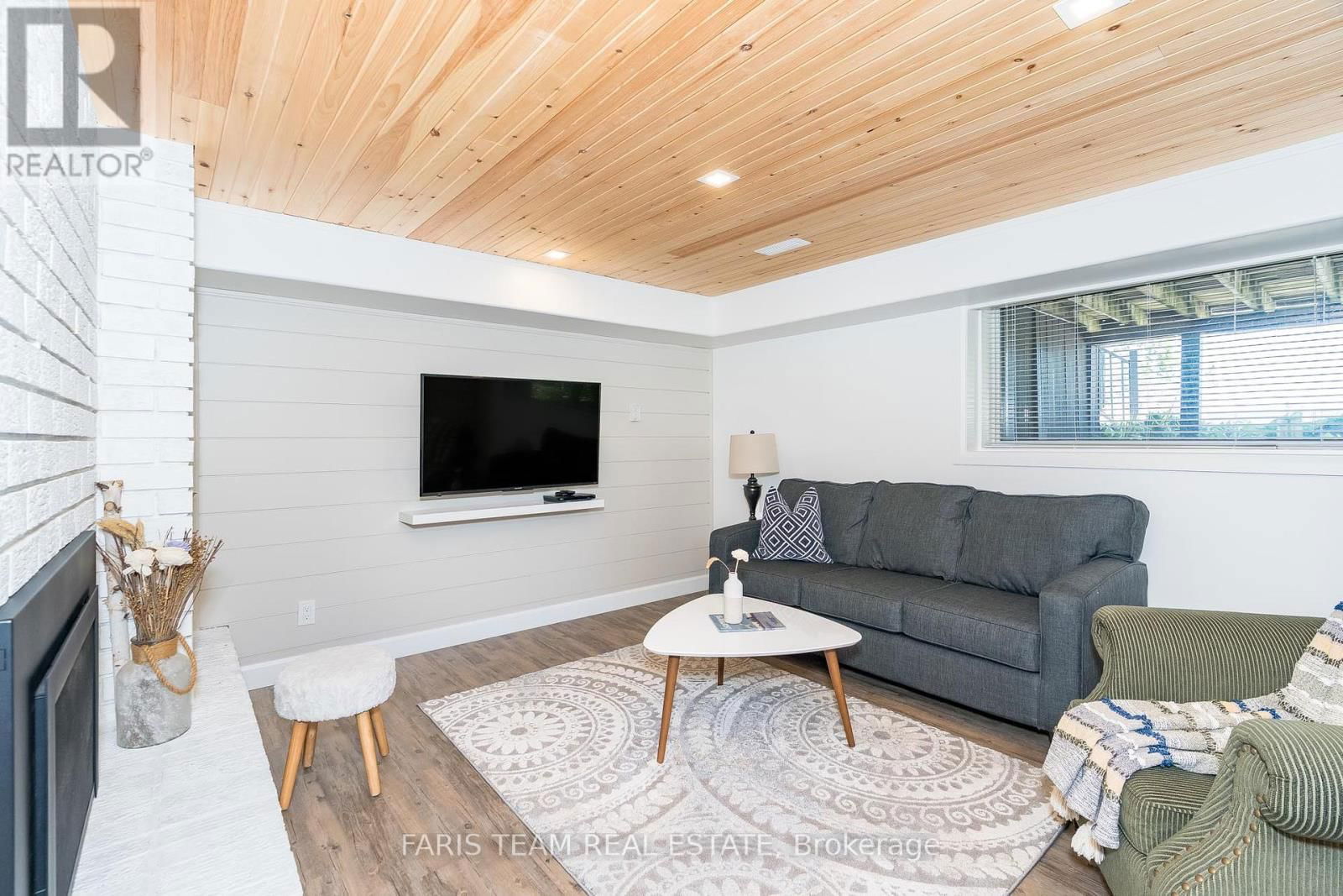 328 CEDAR AVENUE Image 18