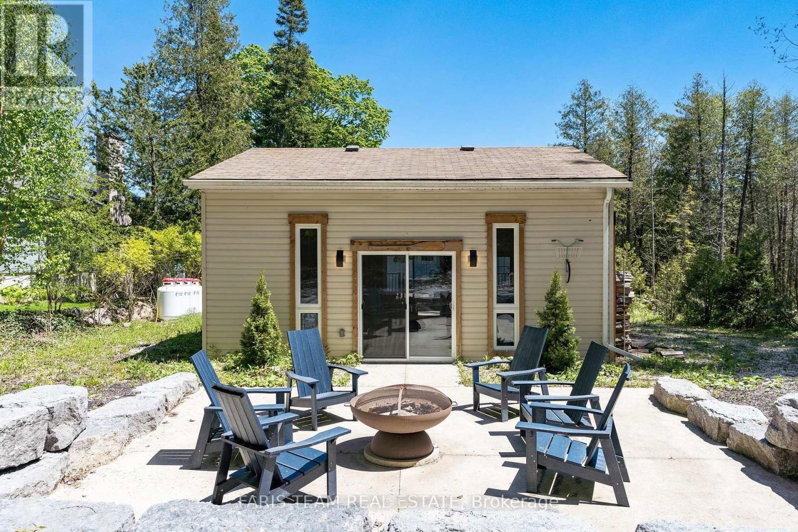 328 CEDAR AVENUE Image 32