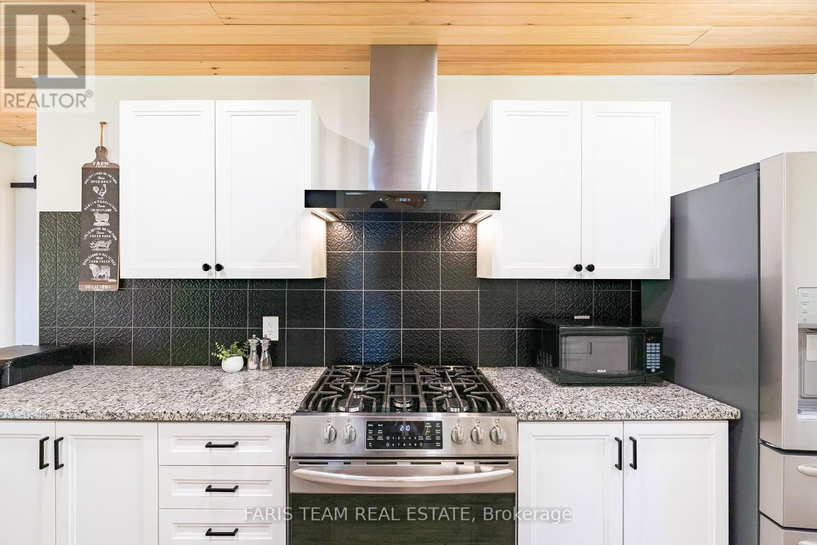 328 CEDAR AVENUE Image 7