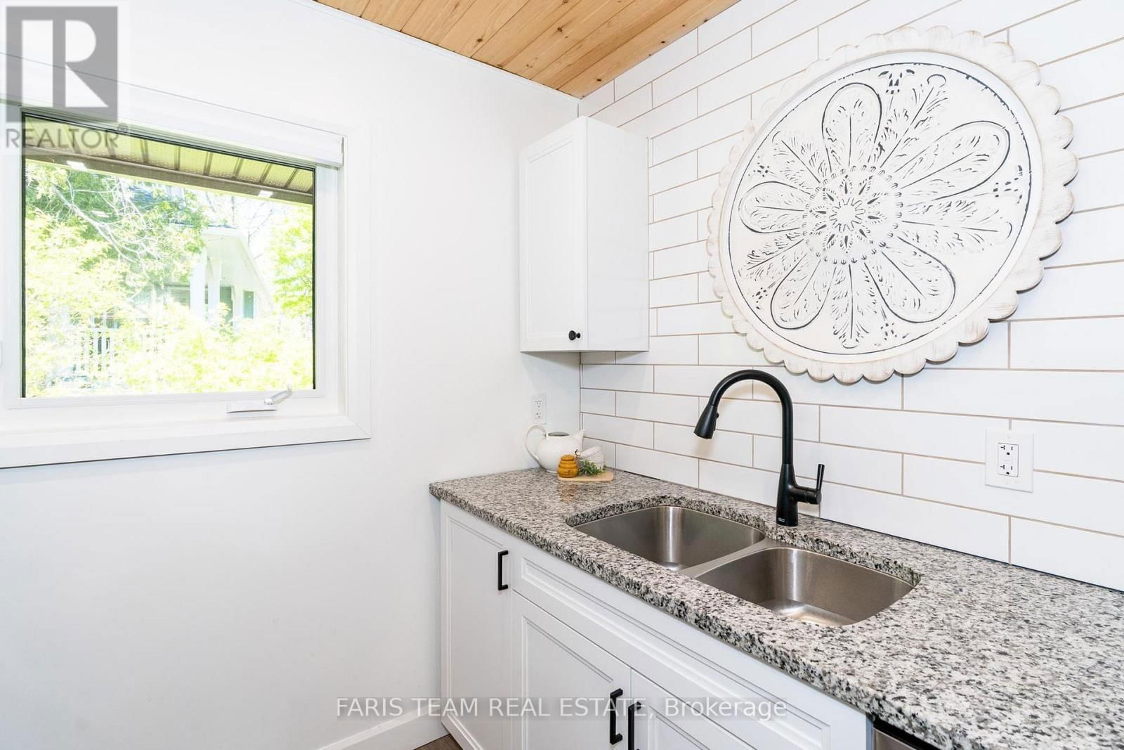 328 CEDAR AVENUE Image 8