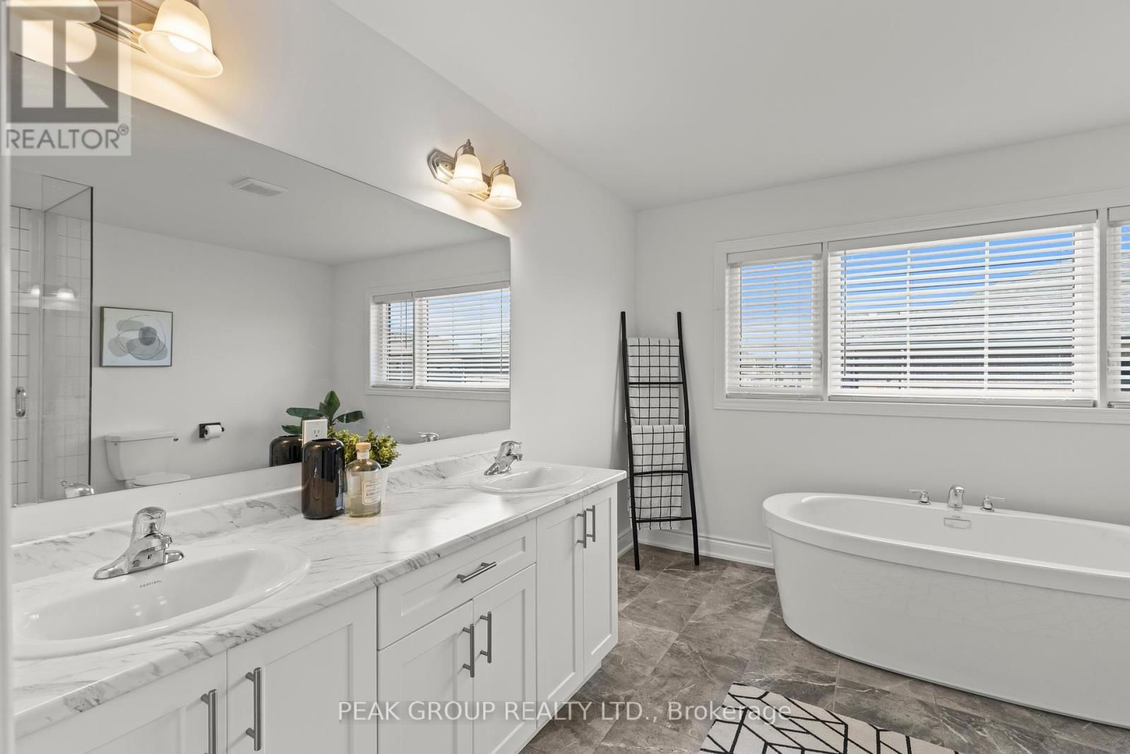 14 VENTURE WAY Image 30