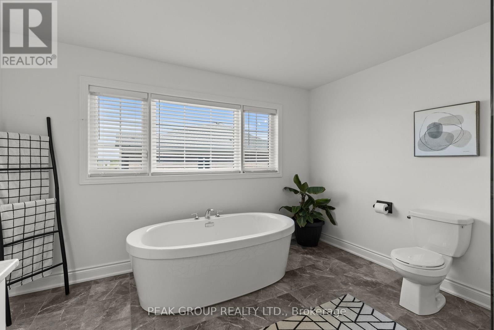 14 VENTURE WAY Image 31