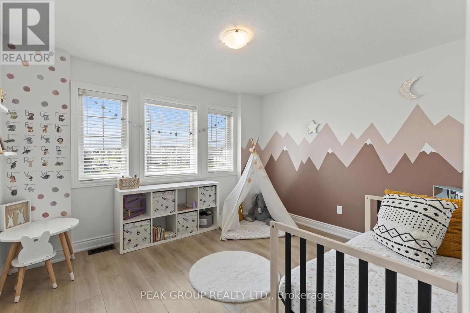 14 VENTURE WAY Image 35