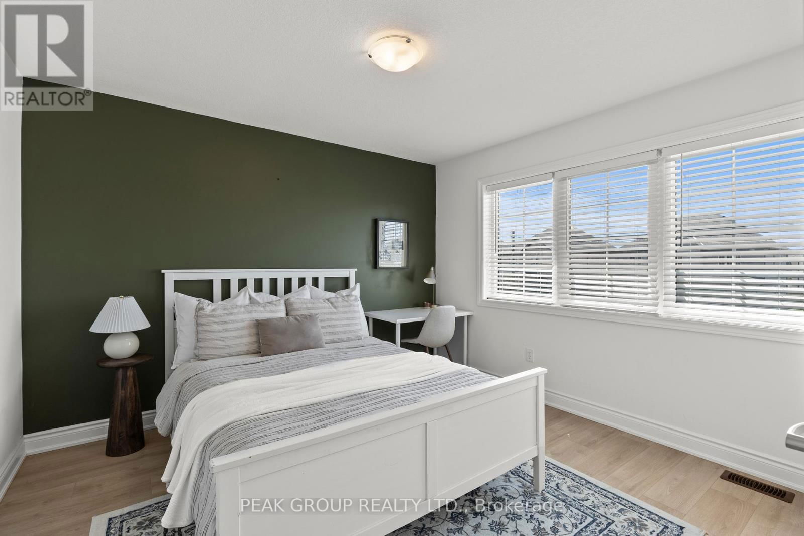 14 VENTURE WAY Image 37