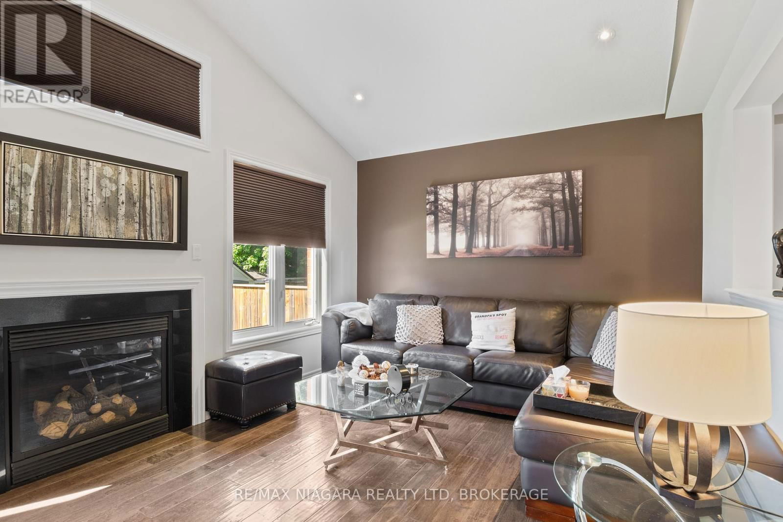 8809 KUDLAC STREET Image 11