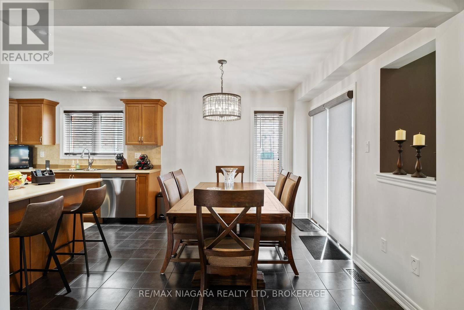 8809 KUDLAC STREET Image 12
