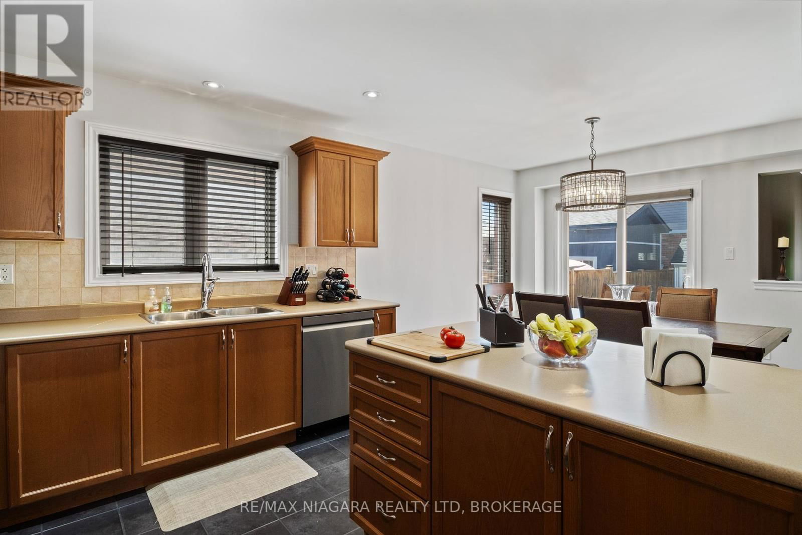 8809 KUDLAC STREET Image 16