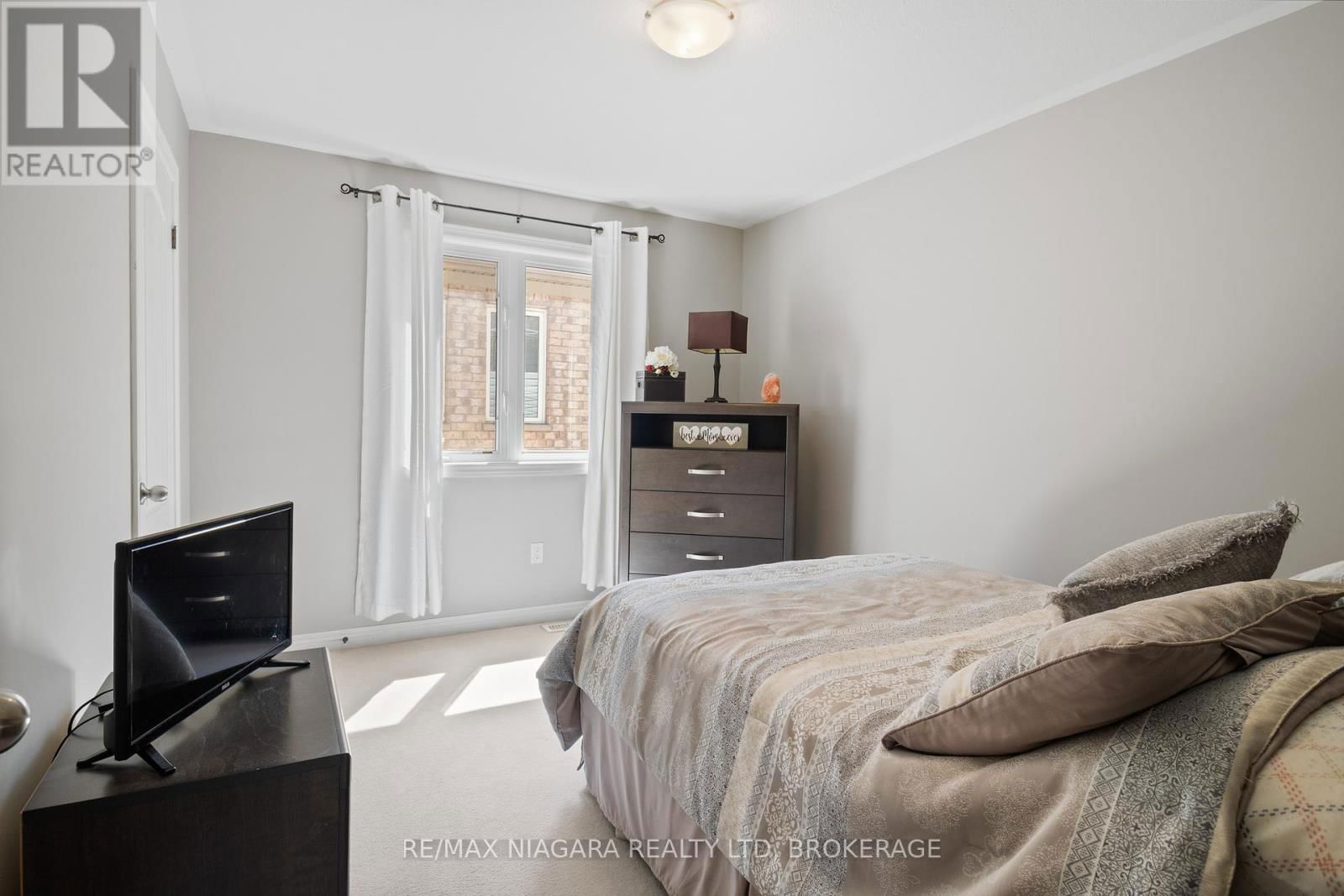 8809 KUDLAC STREET Image 20