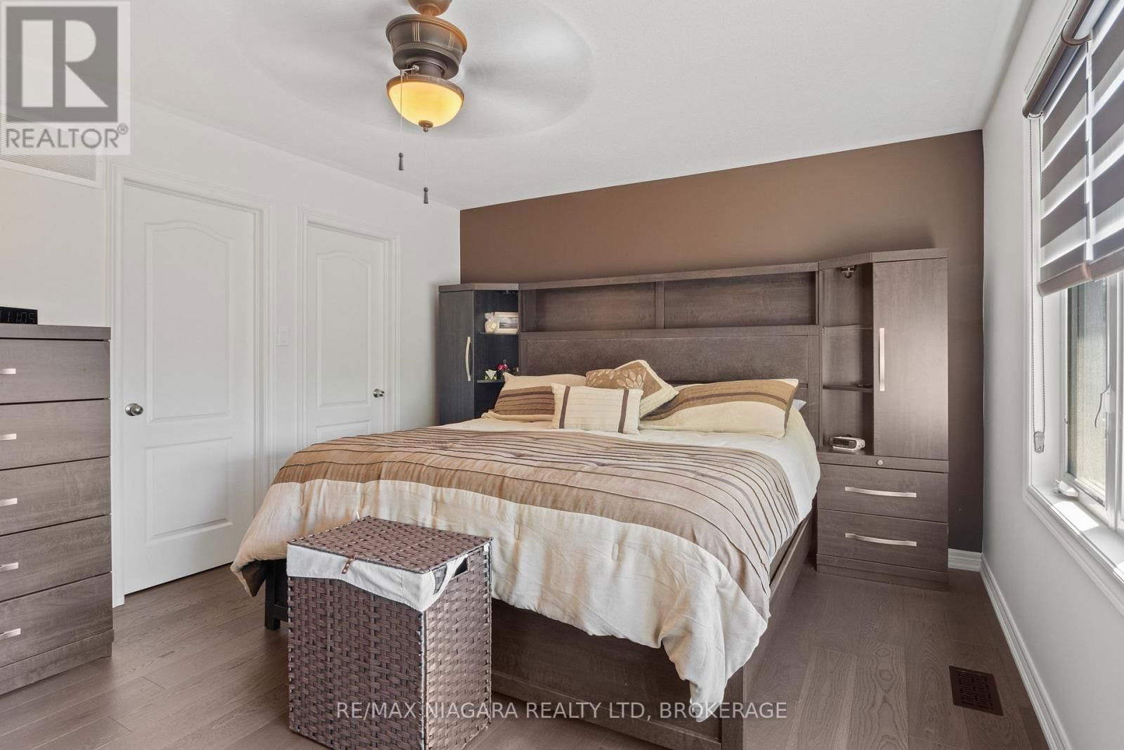 8809 KUDLAC STREET Image 30