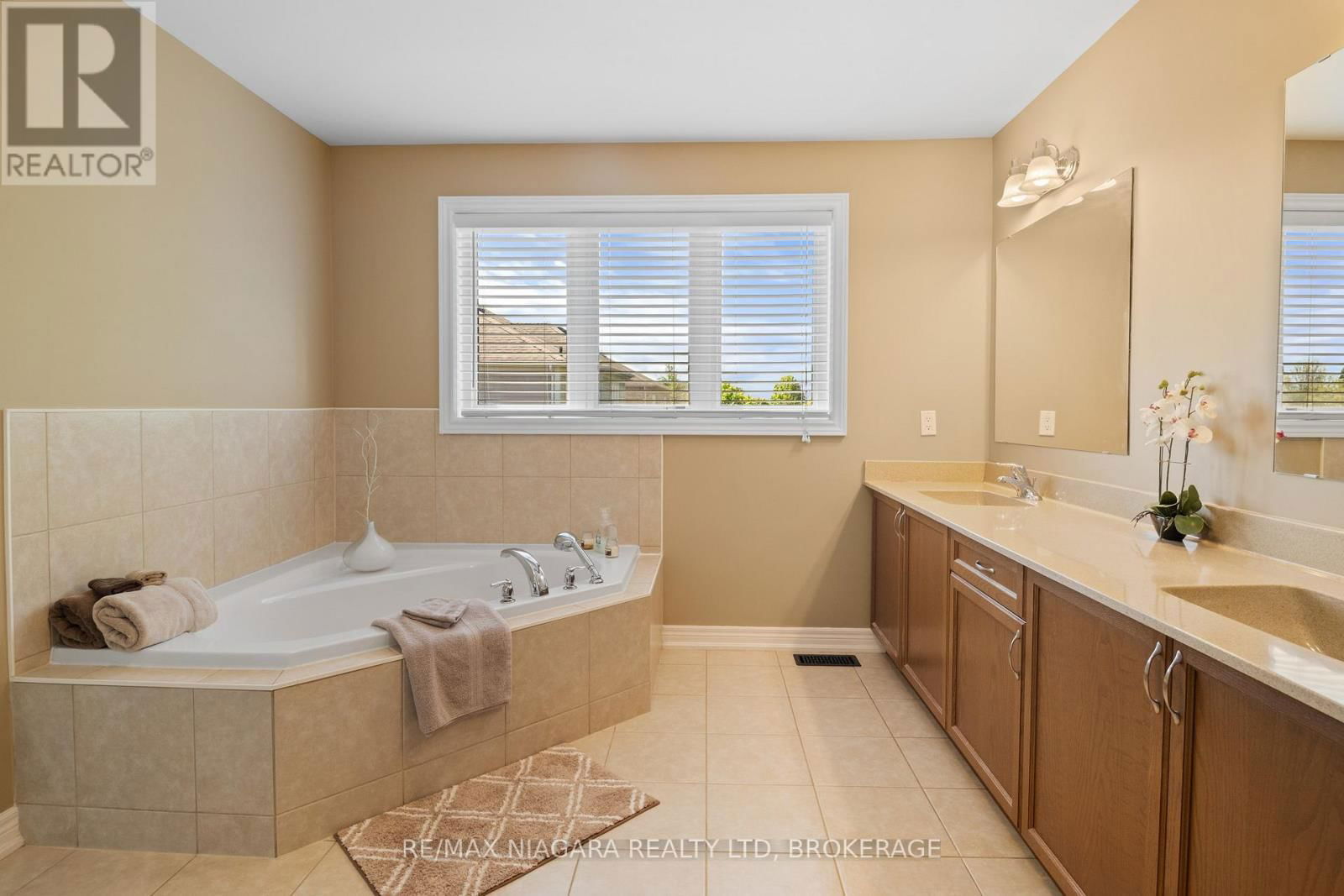 8809 KUDLAC STREET Image 34