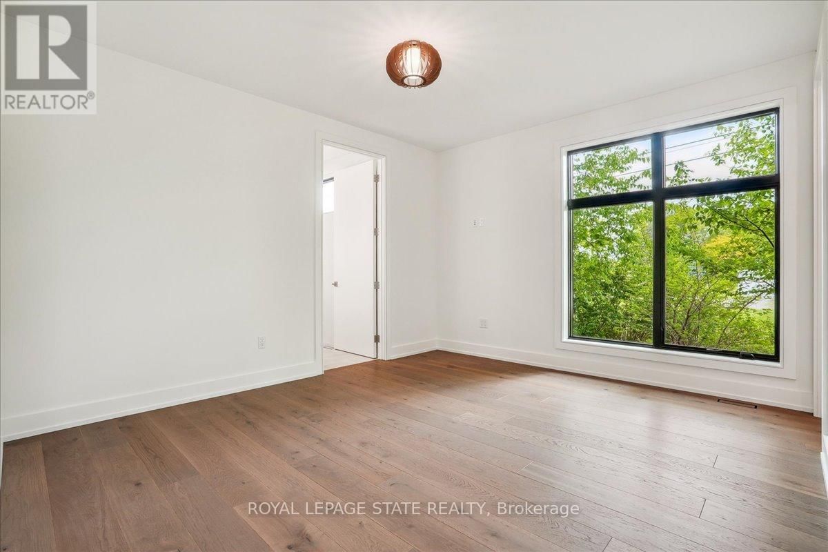 1613G LOOKOUT STREET Image 30