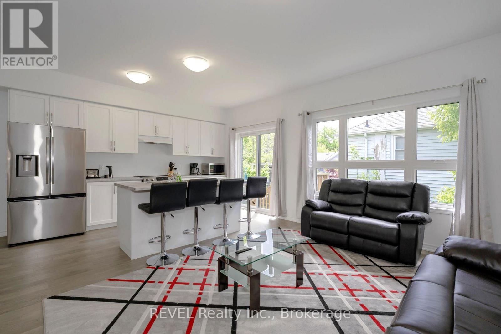 201 PILKINGTON STREET Image 11