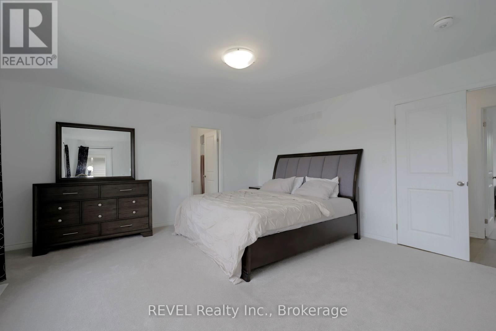 201 PILKINGTON STREET Image 19