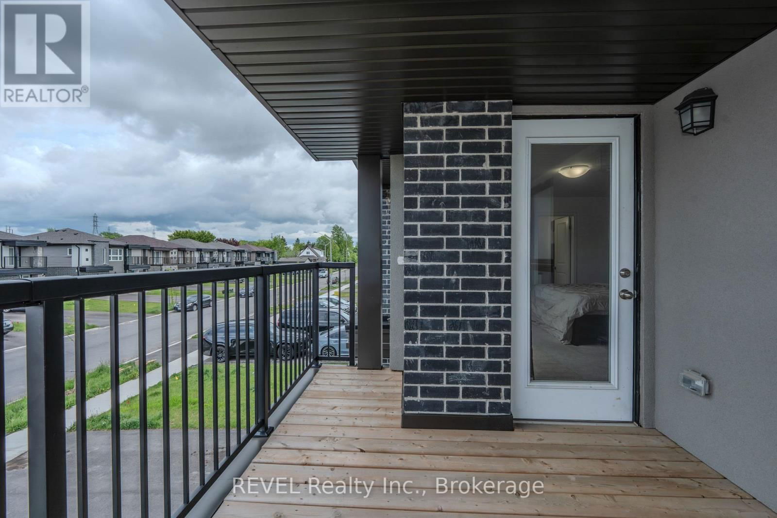 201 PILKINGTON STREET Image 22
