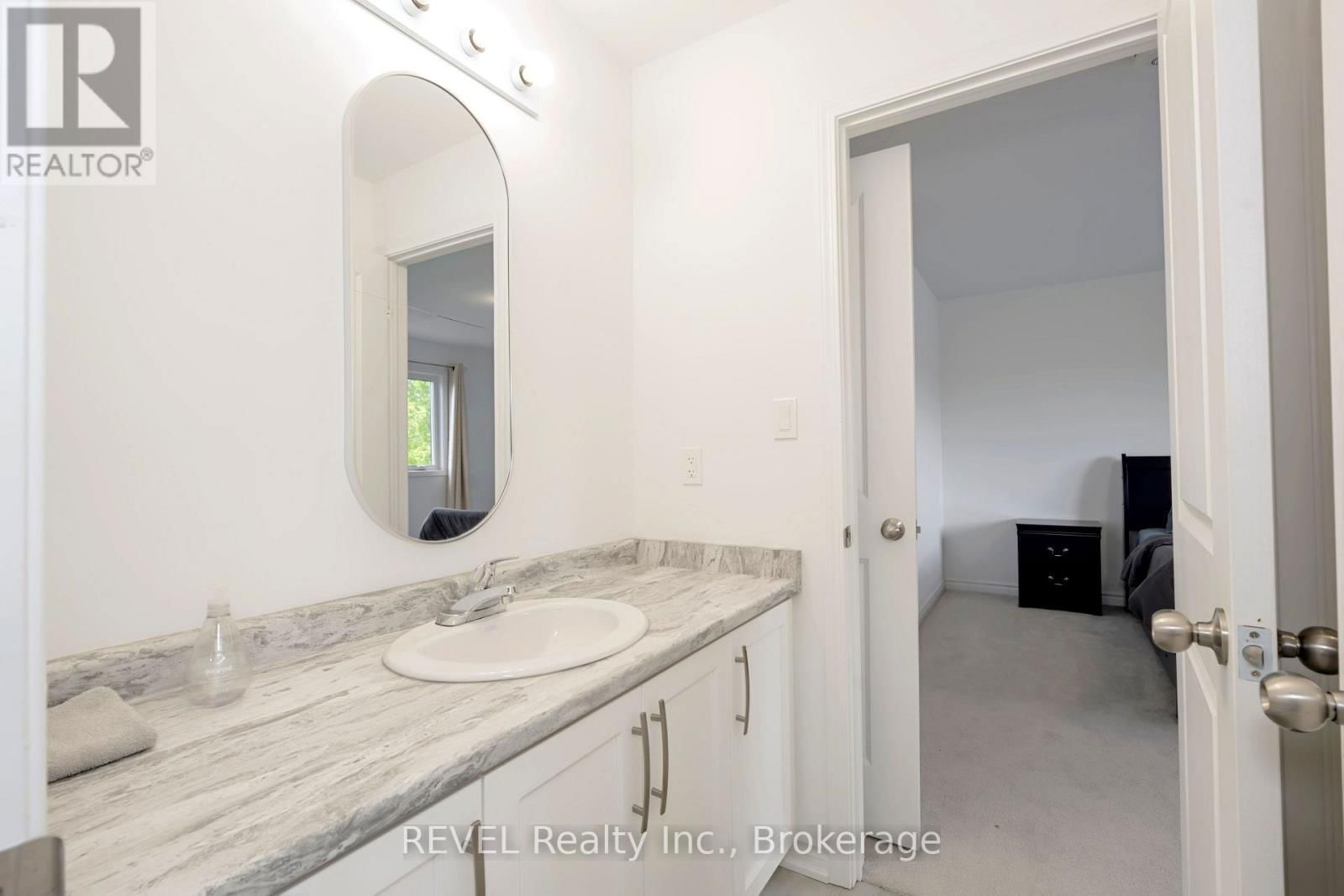 201 PILKINGTON STREET Image 24