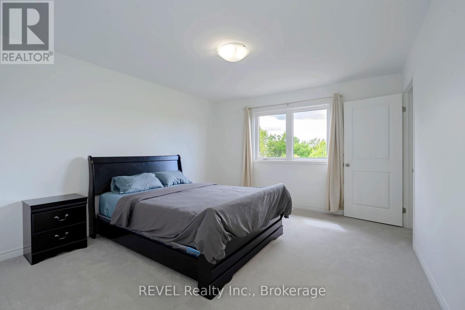 201 PILKINGTON STREET Image 26