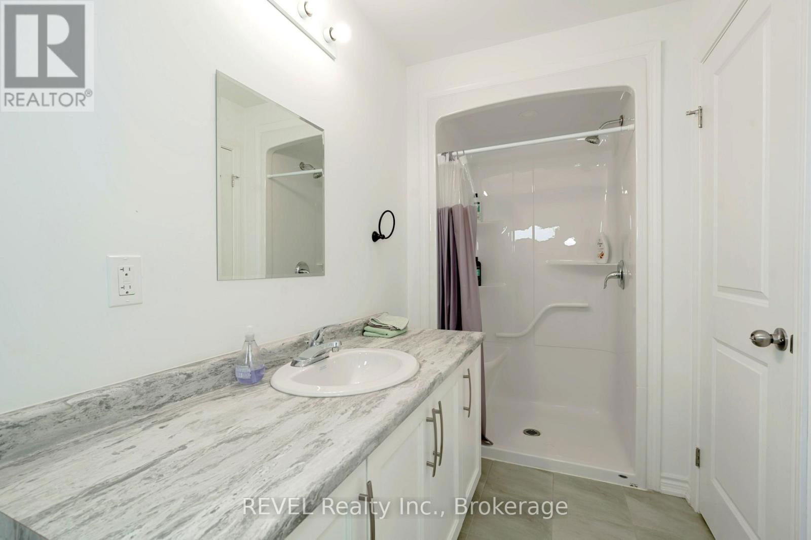 201 PILKINGTON STREET Image 27