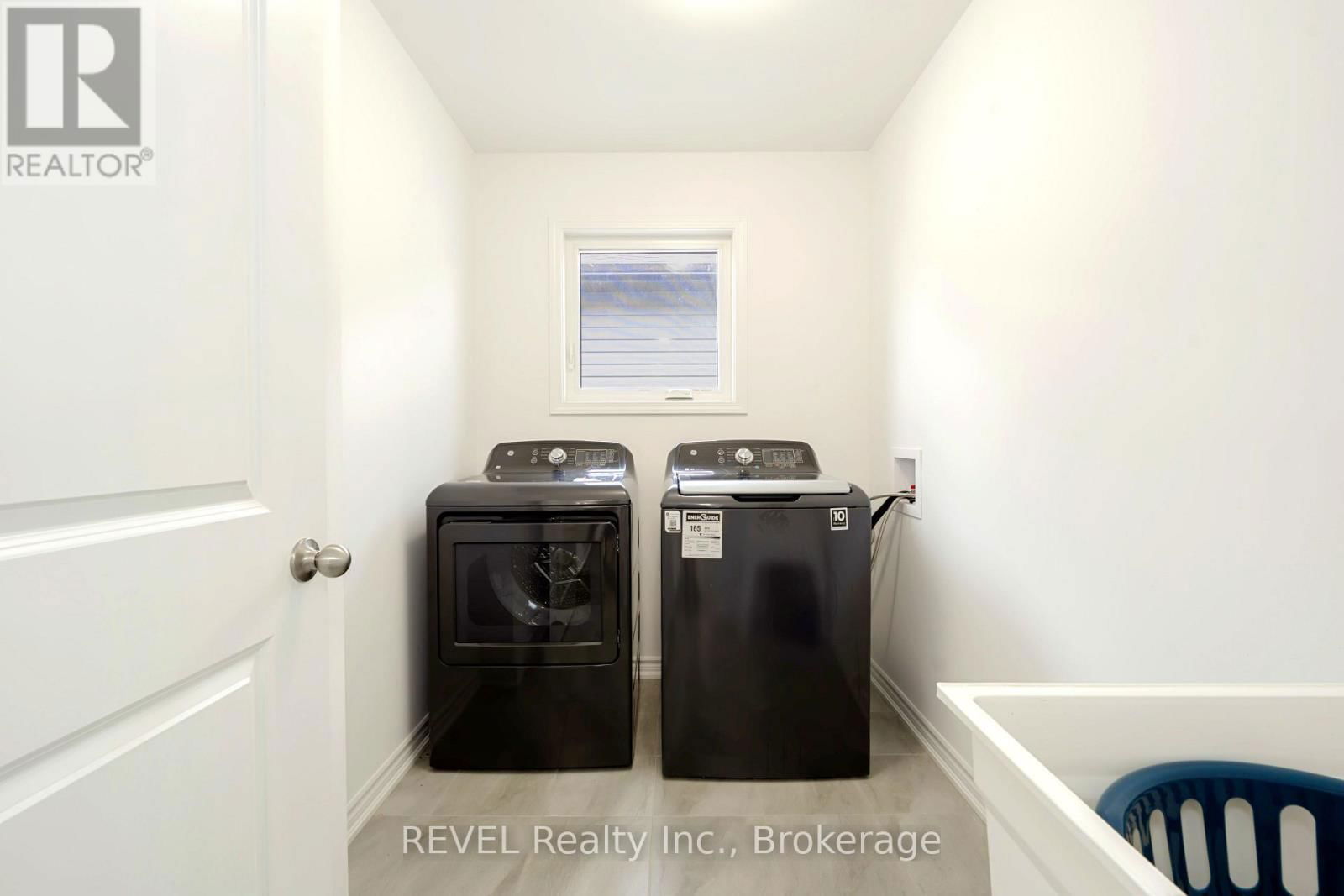 201 PILKINGTON STREET Image 29