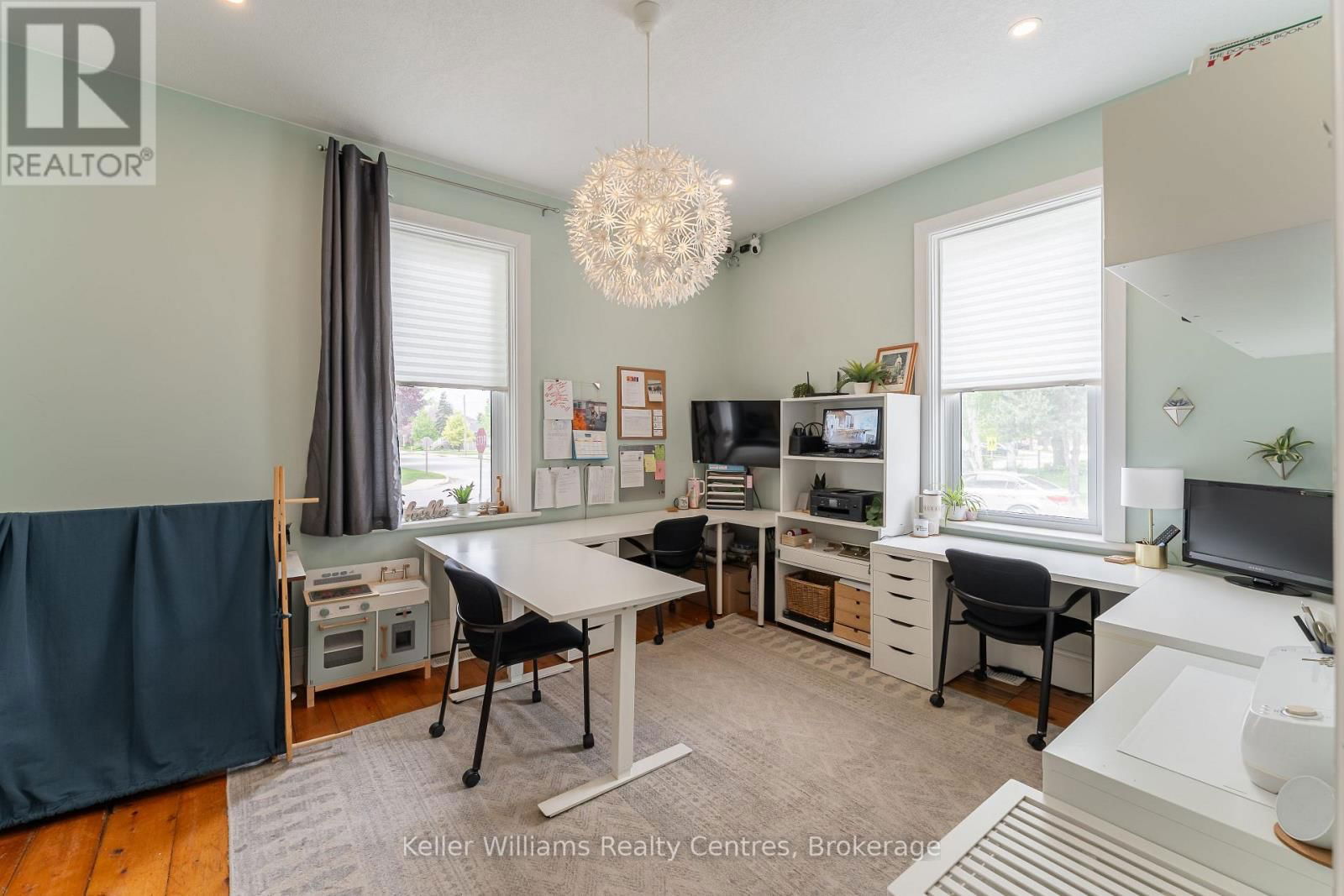 569 CATHERINE STREET Image 34