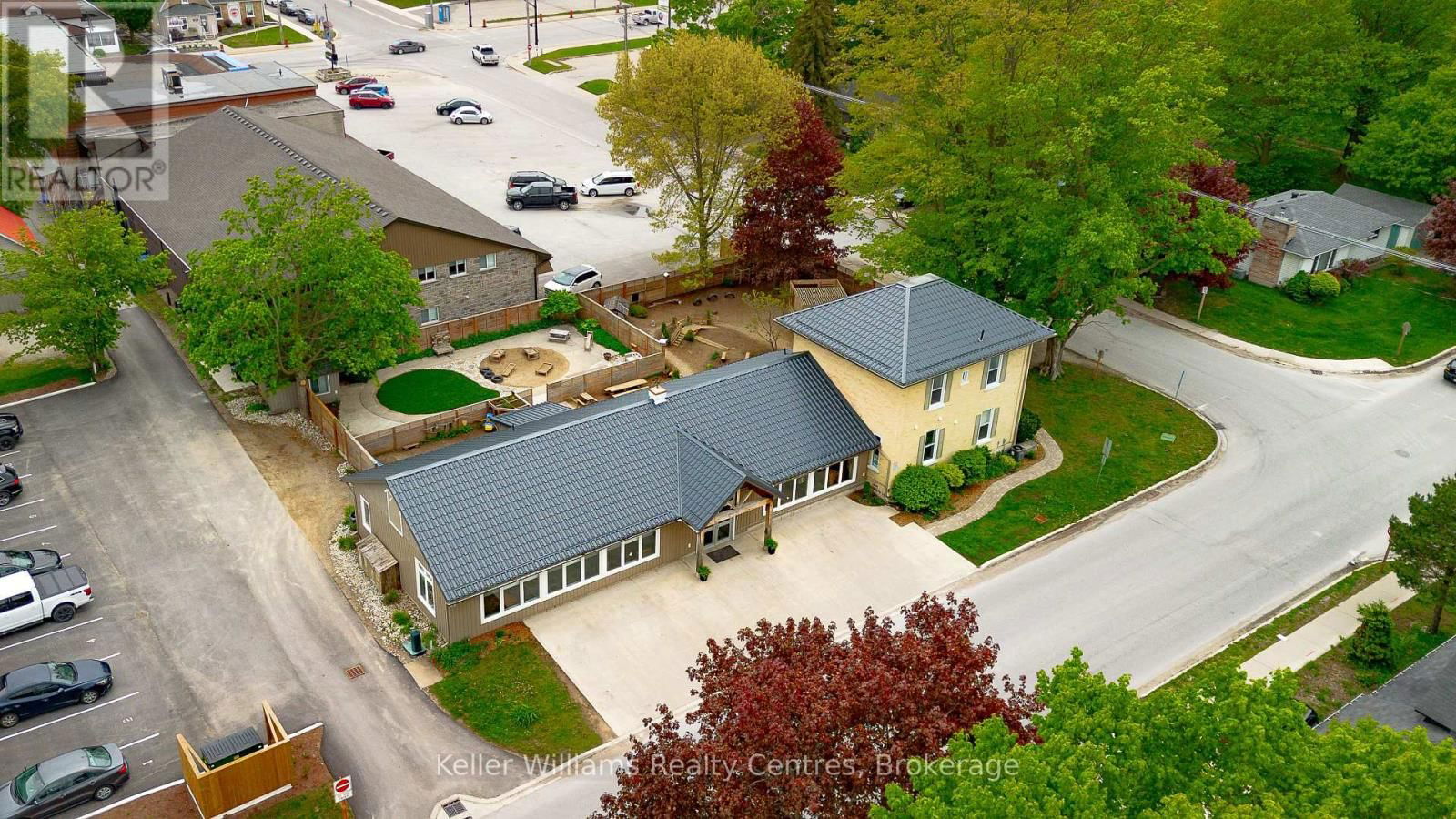 569 CATHERINE STREET Image 4