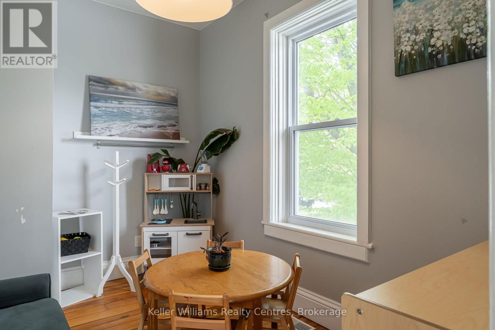 569 CATHERINE STREET Image 42