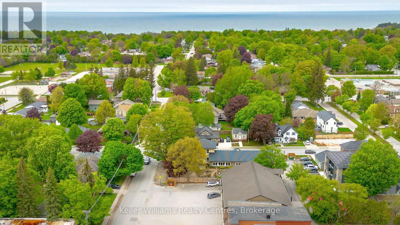 569 CATHERINE STREET Image 47