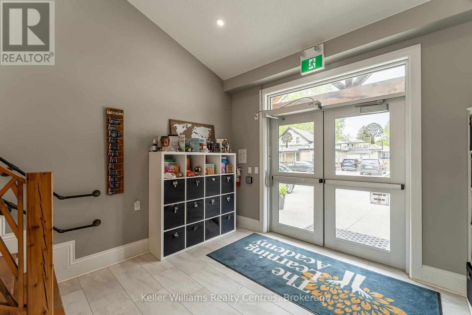 569 CATHERINE STREET Image 8