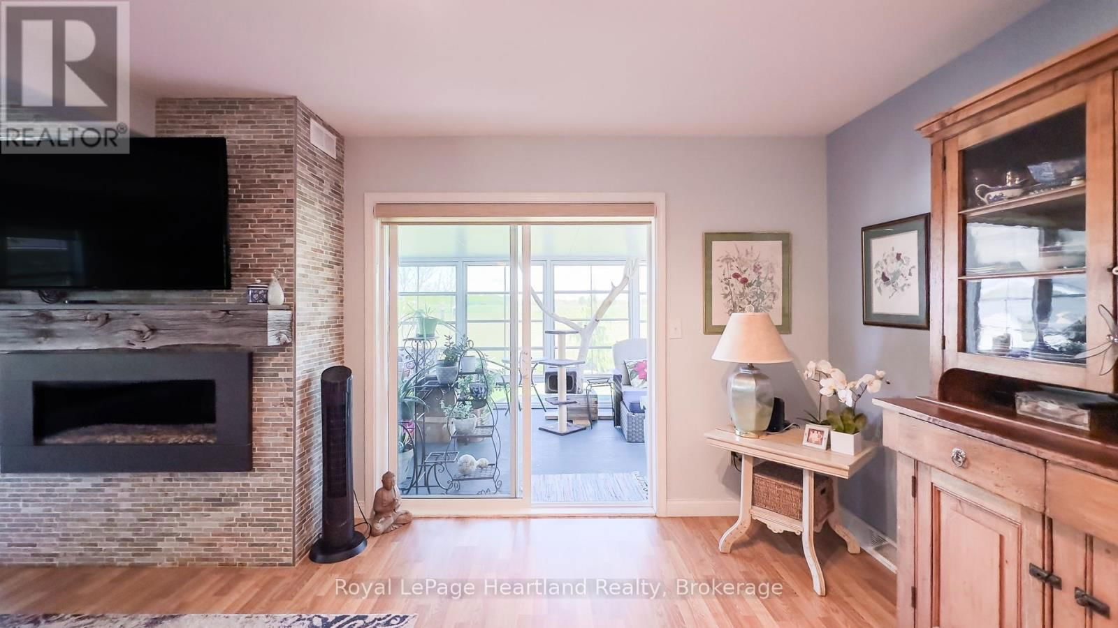 46 ALGONQUIN LANE Image 18