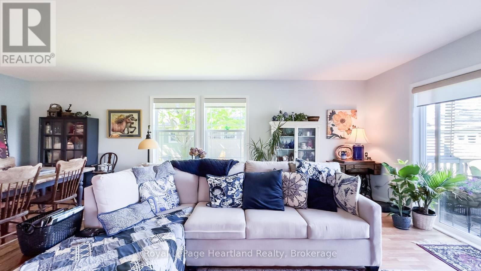 46 ALGONQUIN LANE Image 25