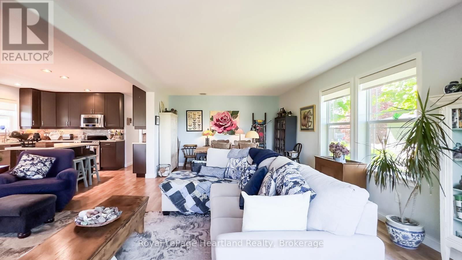 46 ALGONQUIN LANE Image 26