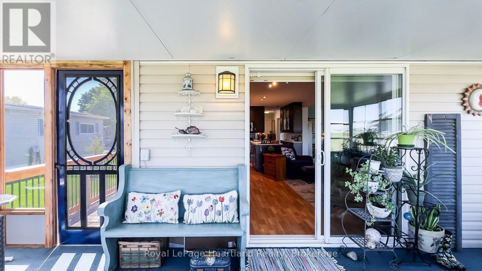 46 ALGONQUIN LANE Image 34
