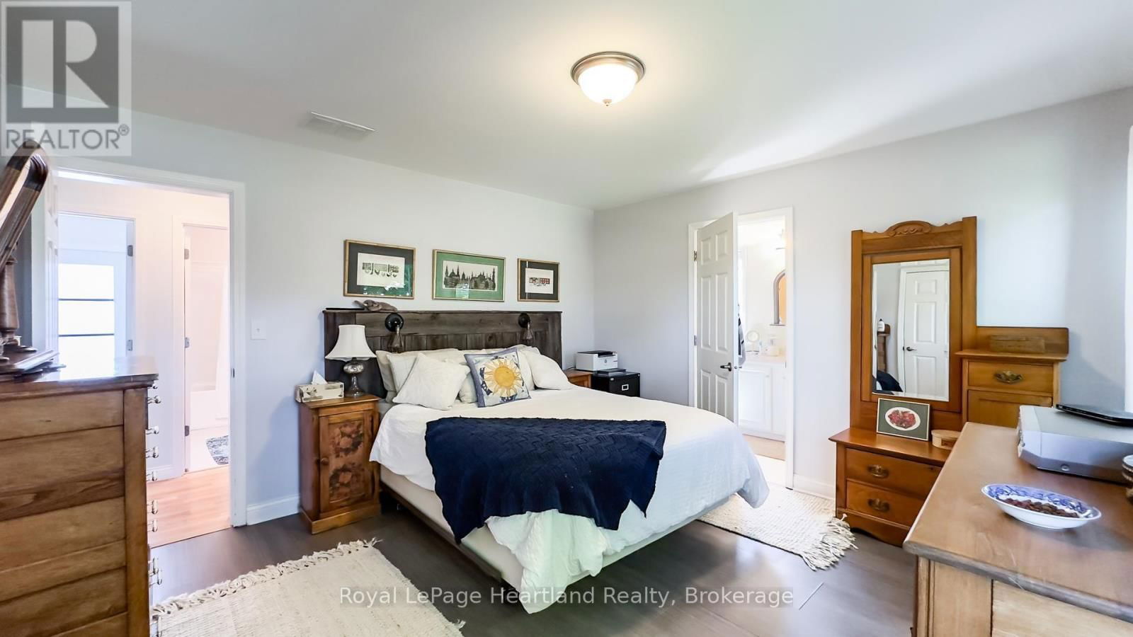 46 ALGONQUIN LANE Image 35