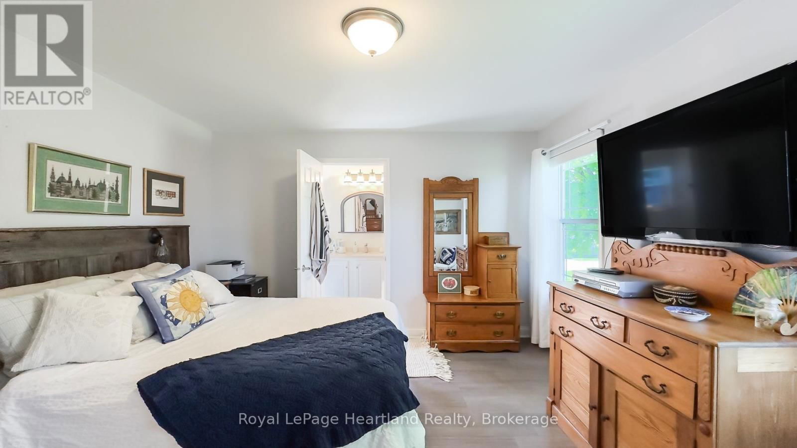 46 ALGONQUIN LANE Image 36
