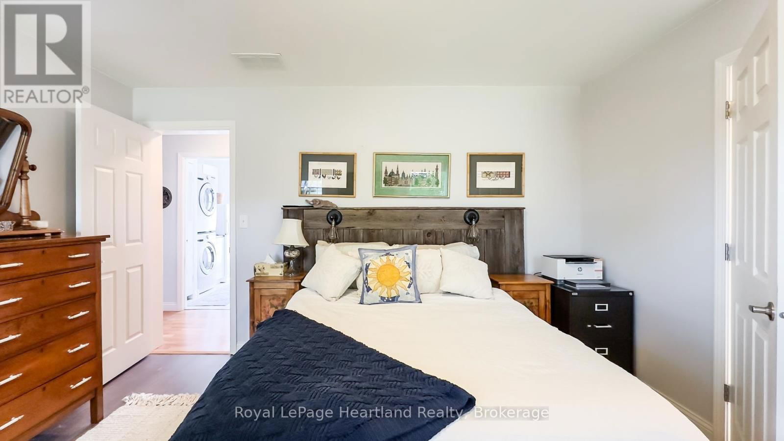 46 ALGONQUIN LANE Image 37