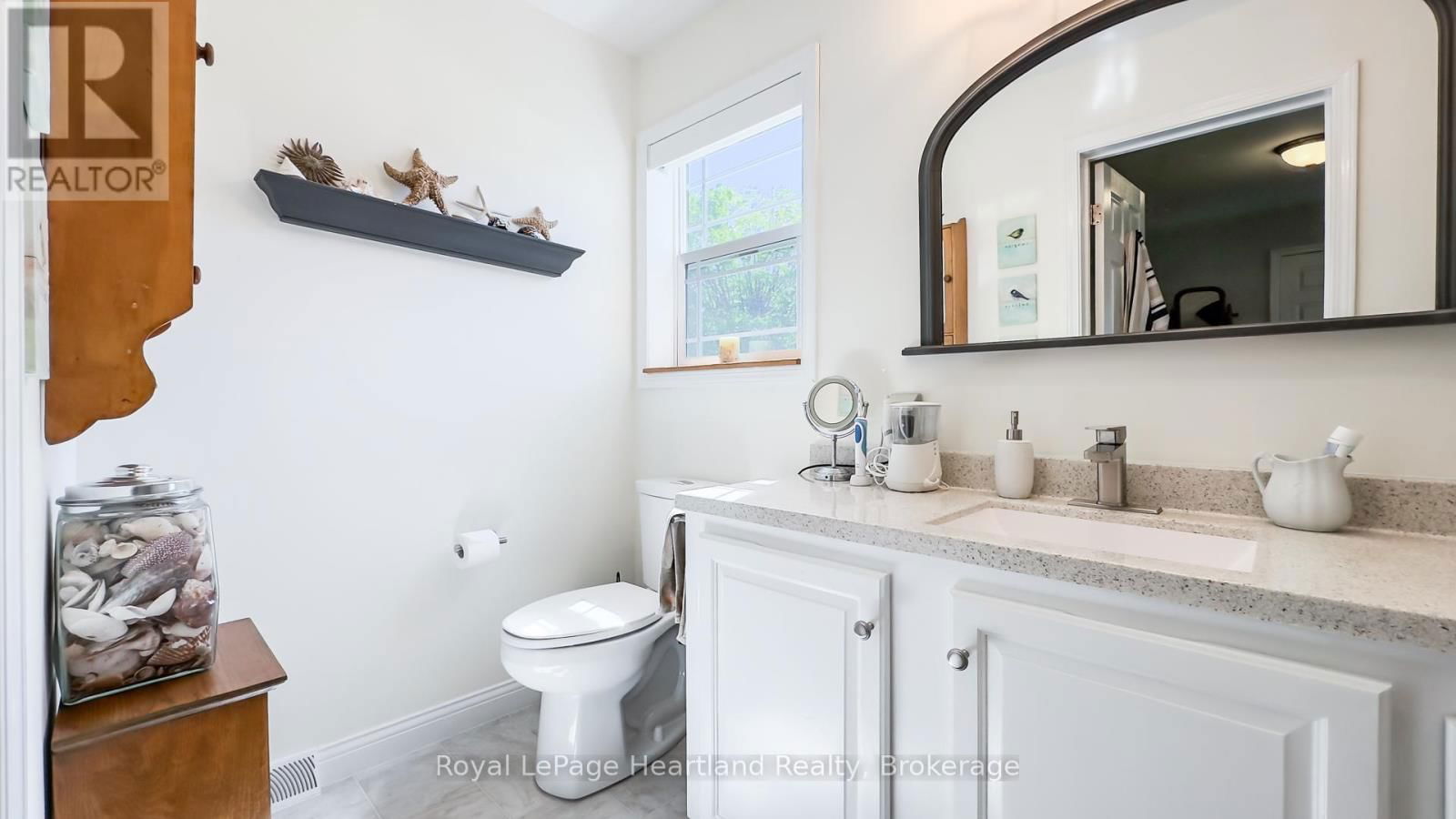 46 ALGONQUIN LANE Image 41