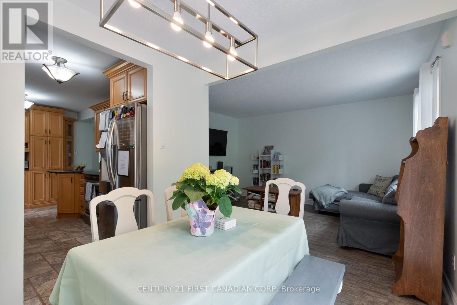 42 EULA WHITE PLACE Image 12