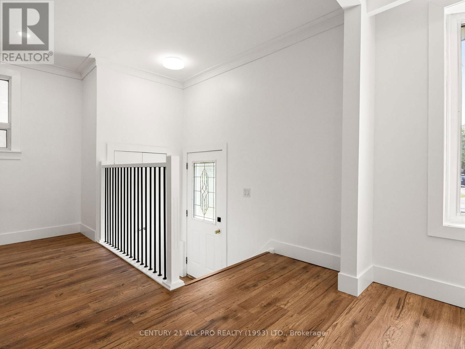 46 MEREDITH CRESCENT Image 10