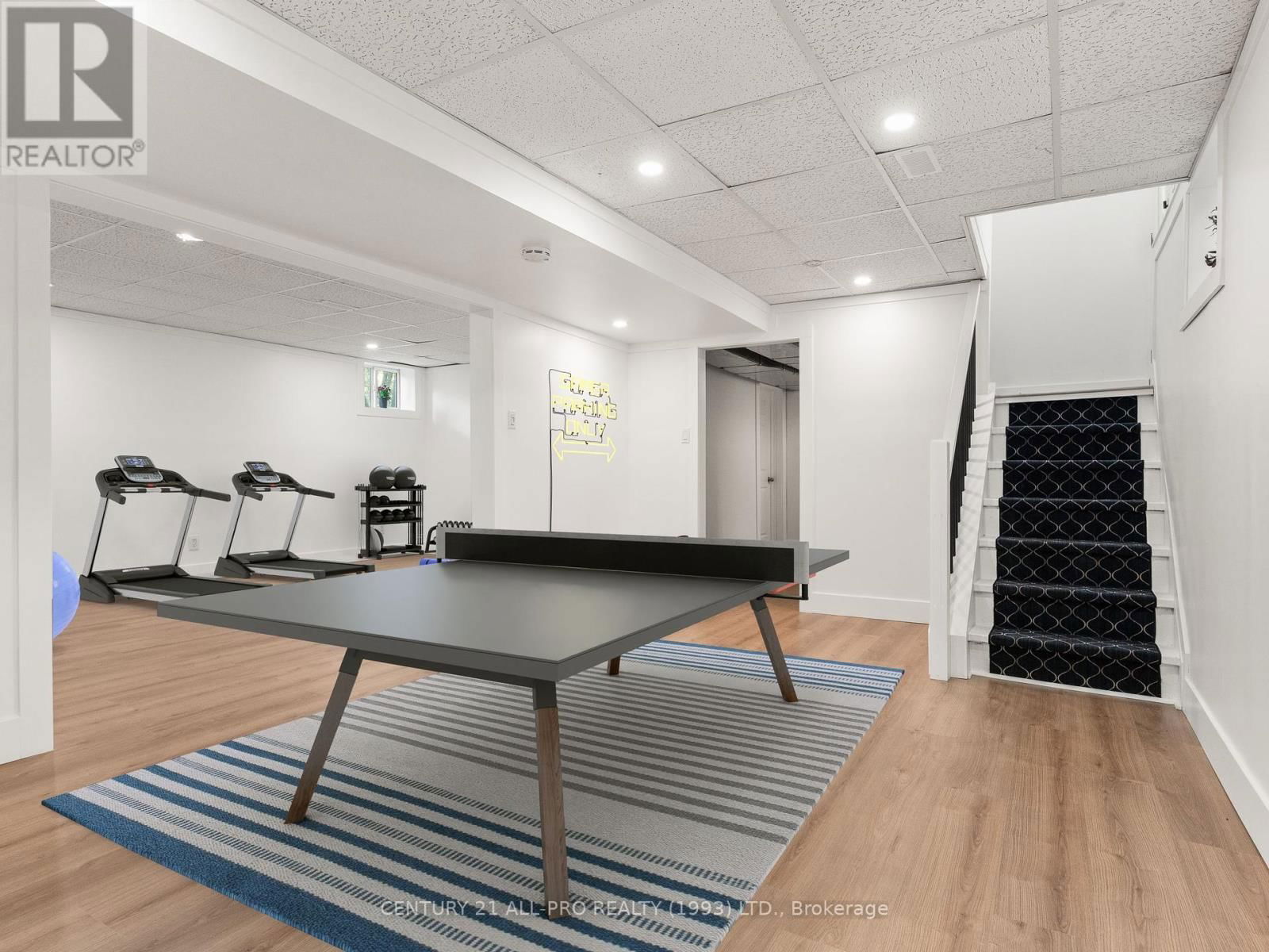 46 MEREDITH CRESCENT Image 34