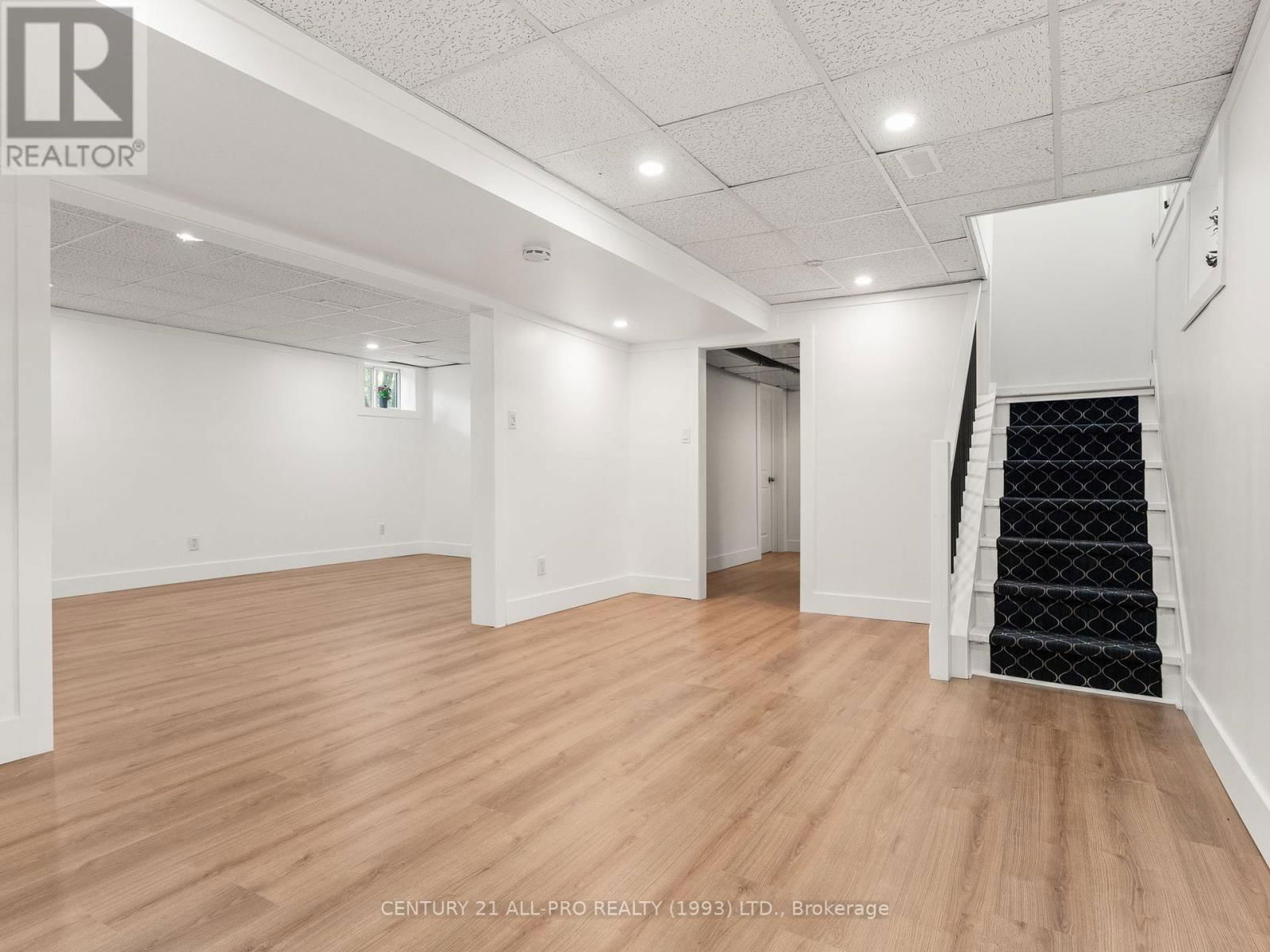 46 MEREDITH CRESCENT Image 35