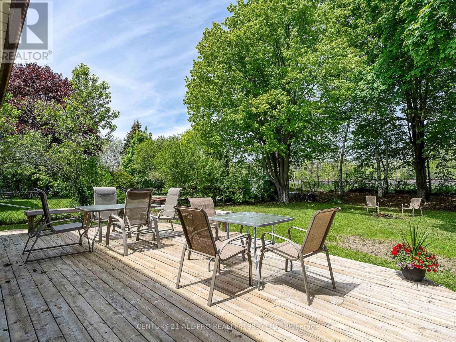 46 MEREDITH CRESCENT Image 43