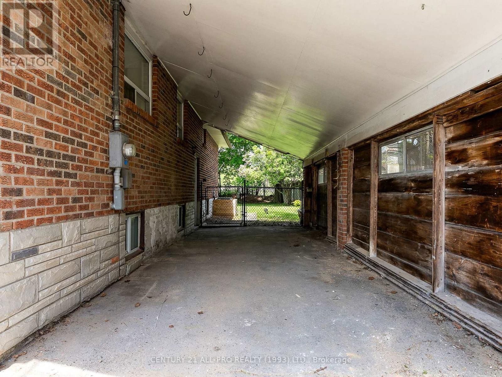 46 MEREDITH CRESCENT Image 48