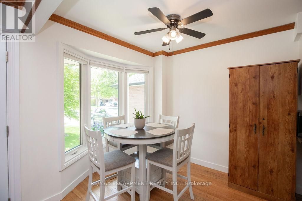 54 MERRITT CRESCENT Image 16