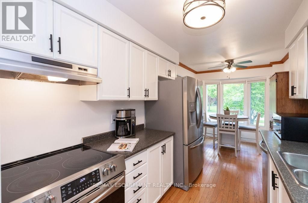 54 MERRITT CRESCENT Image 21
