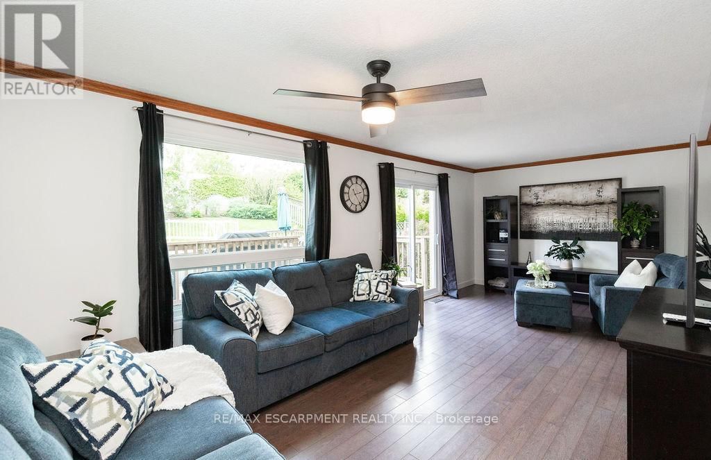54 MERRITT CRESCENT Image 23