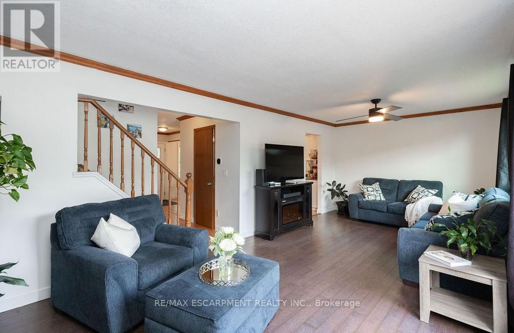 54 MERRITT CRESCENT Image 25