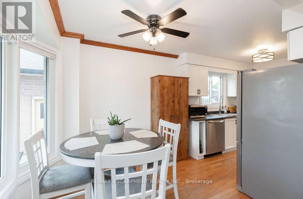 54 MERRITT CRESCENT Image 27
