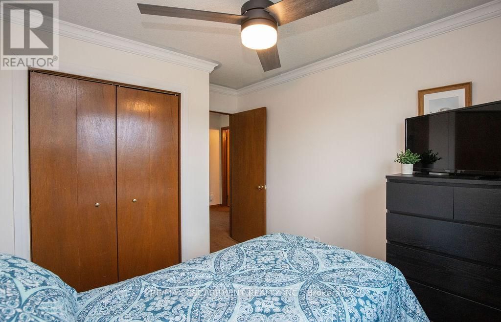 54 MERRITT CRESCENT Image 40