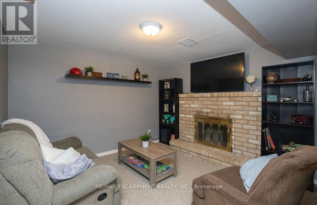 54 MERRITT CRESCENT Image 42
