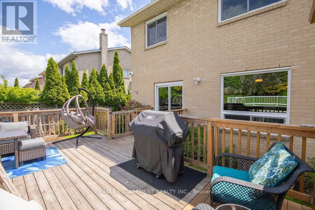 54 MERRITT CRESCENT Image 8